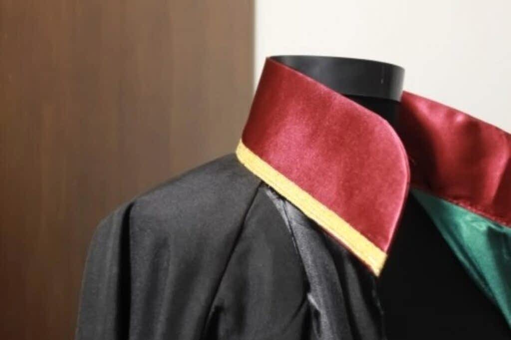 Avukat olan davacı hakkında soruşturma izni verilmesine dair işlemin niteliği