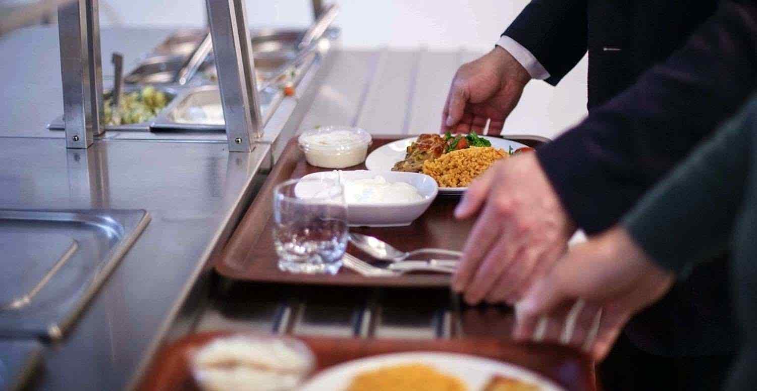 İŞVERENİN İŞÇİYE YOL VE YEMEK ÜCRETİ VERME ZORUNLULUĞU VAR MIDIR?