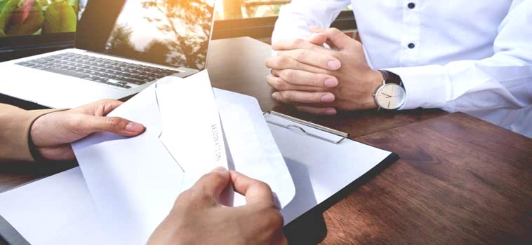 İstifayla Görevinden Ayrılan Memurun Yeniden Görevine Dönmesi Mümkün Müdür?